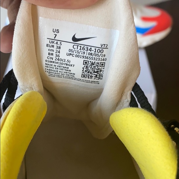 Women’s Airmax 270 React “Legend of Her” - Picture 3 of 4